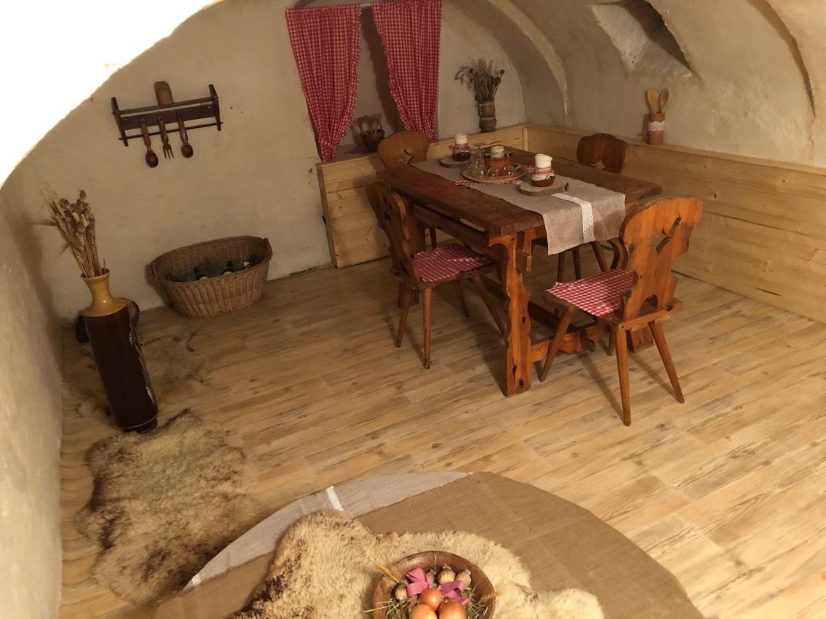 Mija Apartman S Vinnym Sklipkem, Zahradou A Grilem Kájov Екстериор снимка