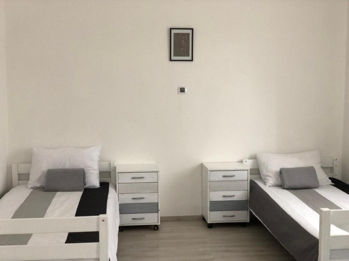 Mija Apartman S Vinnym Sklipkem, Zahradou A Grilem Kájov Екстериор снимка